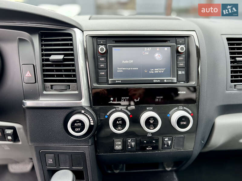 Позашляховик / Кросовер Toyota Sequoia 2018 в Одесі