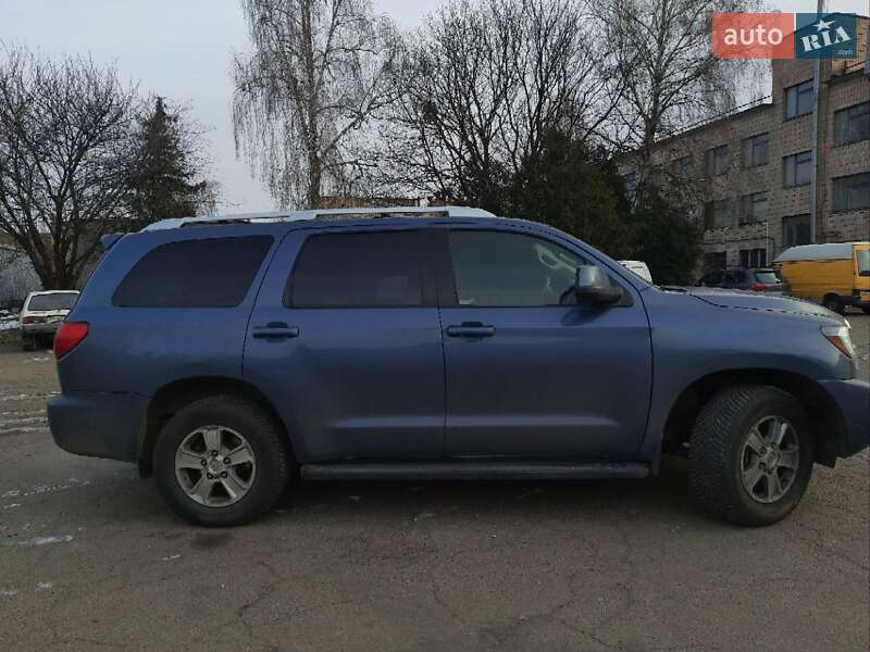 Внедорожник / Кроссовер Toyota Sequoia 2018 в Киеве