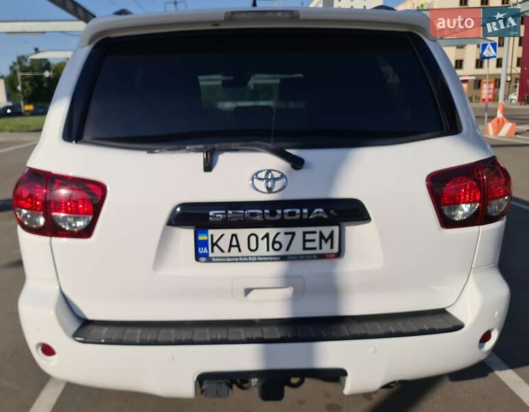 Внедорожник / Кроссовер Toyota Sequoia 2019 в Киеве