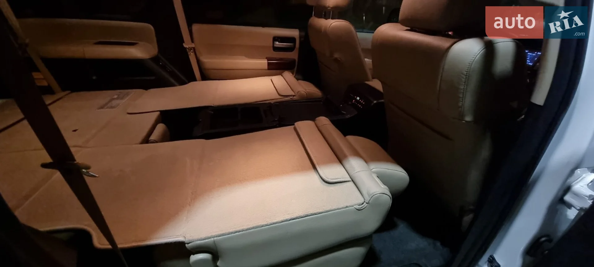 2016 Toyota Sequoia - мініатюра 2