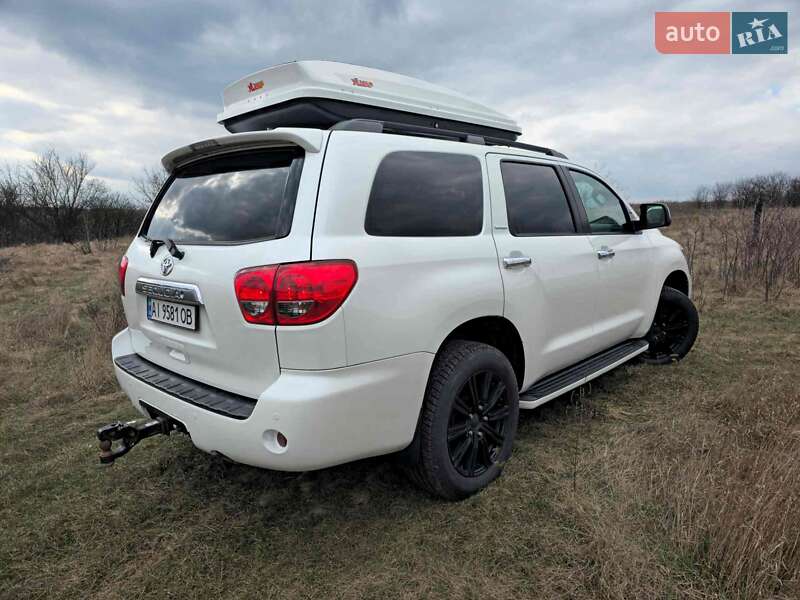 Позашляховик / Кросовер Toyota Sequoia 2016 в Києві фото 17 Позашляховик / Кросовер Toyota Sequoia 2016 в Києві