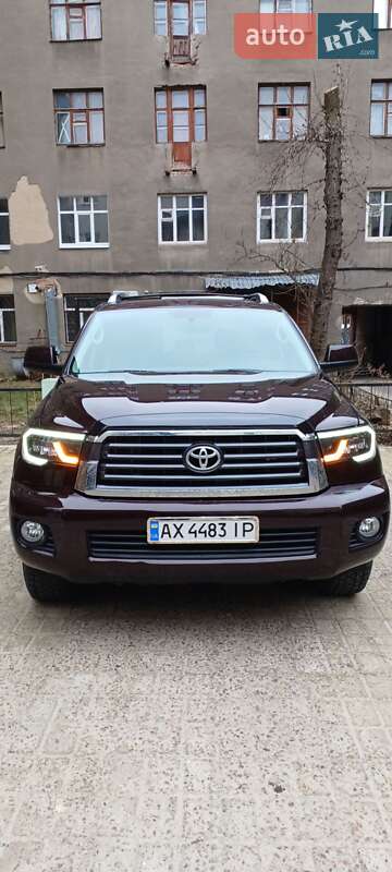 Внедорожник / Кроссовер Toyota Sequoia 2017 в Харькове