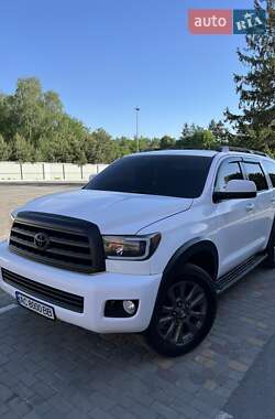 Внедорожник / Кроссовер Toyota Sequoia 2013 в Луцке