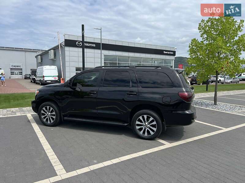 Toyota Sequoia 2013