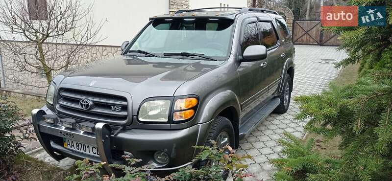 Позашляховик / Кросовер Toyota Sequoia 2004 в 
