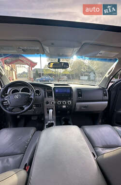 Внедорожник / Кроссовер Toyota Sequoia 2012 в 