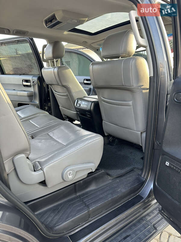 Внедорожник / Кроссовер Toyota Sequoia 2012 в Черновцах фото 14 Внедорожник / Кроссовер Toyota Sequoia 2012 в Черновцах
