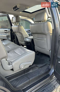 Внедорожник / Кроссовер Toyota Sequoia 2012 в 