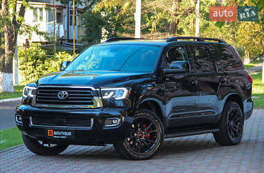 Внедорожник / Кроссовер Toyota Sequoia 2018 в 