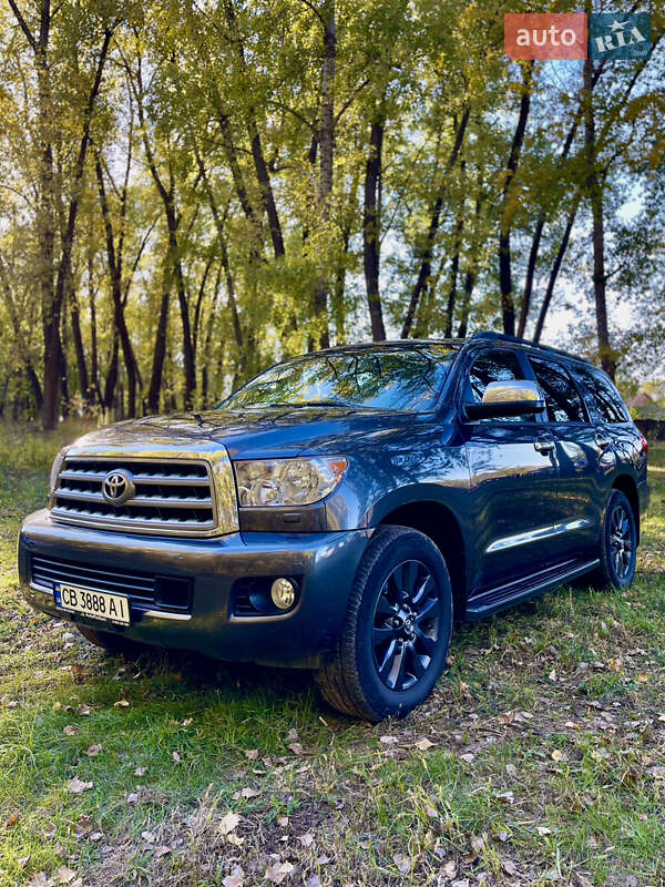 Внедорожник / Кроссовер Toyota Sequoia 2012 в Прилуках
