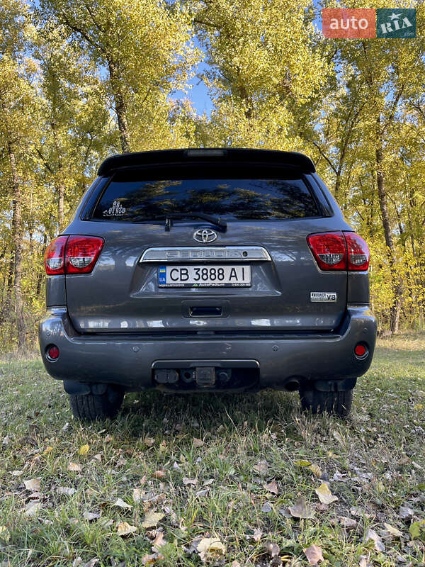 Внедорожник / Кроссовер Toyota Sequoia 2012 в Прилуках