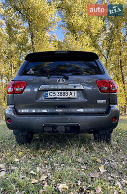 Внедорожник / Кроссовер Toyota Sequoia 2012 в 