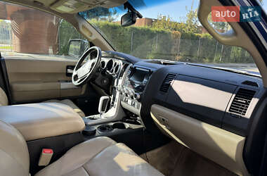 Внедорожник / Кроссовер Toyota Sequoia 2008 в 