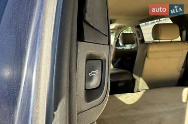 Внедорожник / Кроссовер Toyota Sequoia 2008 в 