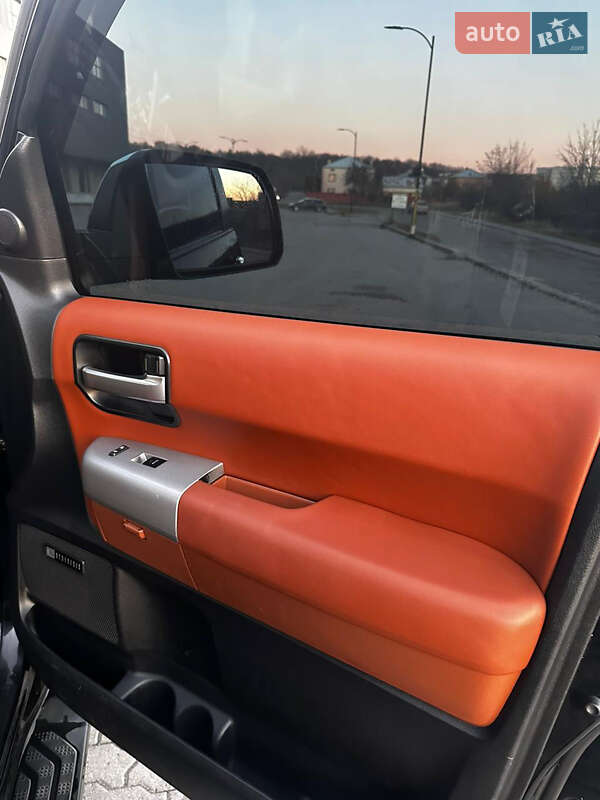 Внедорожник / Кроссовер Toyota Sequoia 2008 в Львове