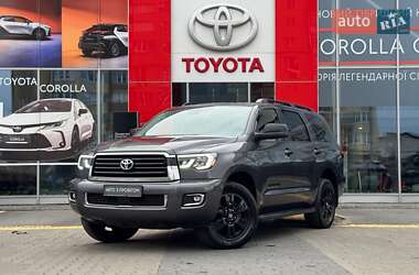 Внедорожник / Кроссовер Toyota Sequoia 2018 в 