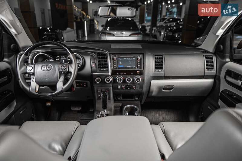 Позашляховик / Кросовер Toyota Sequoia 2018 в Одесі