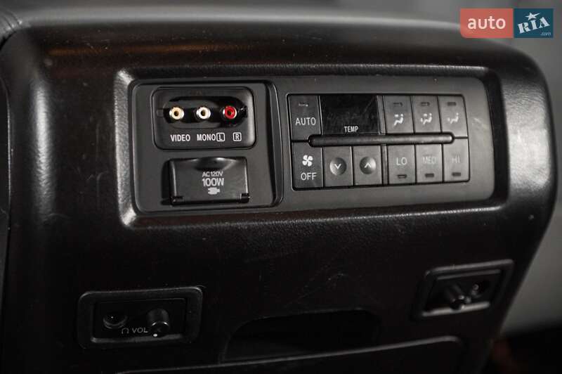 Позашляховик / Кросовер Toyota Sequoia 2018 в Одесі