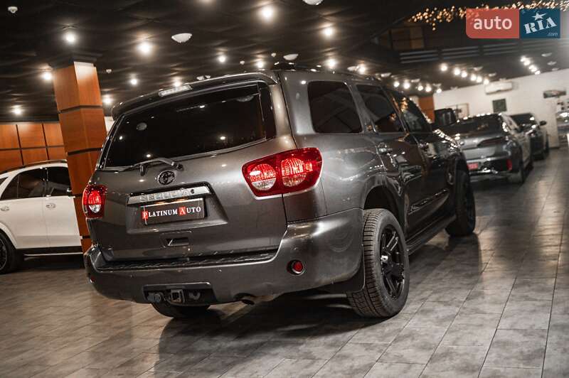 Позашляховик / Кросовер Toyota Sequoia 2018 в Одесі
