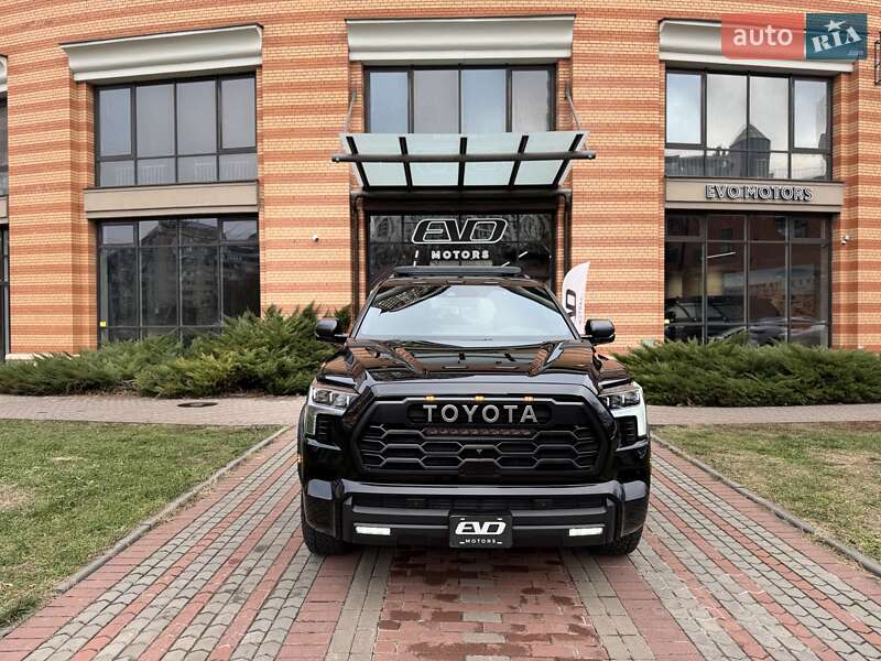 Внедорожник / Кроссовер Toyota Sequoia 2023 в Киеве
