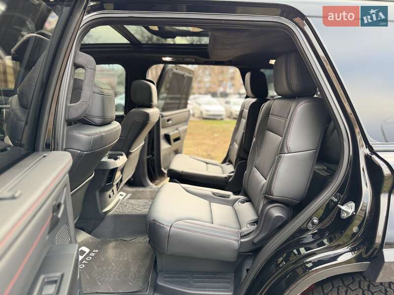 Внедорожник / Кроссовер Toyota Sequoia 2023 в Киеве