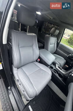 Внедорожник / Кроссовер Toyota Sequoia 2010 в 