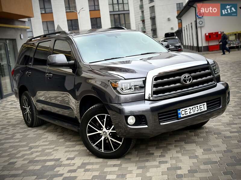 Внедорожник / Кроссовер Toyota Sequoia 2015 в Ивано-Франковске