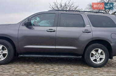 Внедорожник / Кроссовер Toyota Sequoia 2014 в Покровском