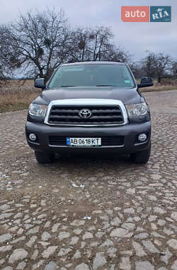 Внедорожник / Кроссовер Toyota Sequoia 2014 в Покровском