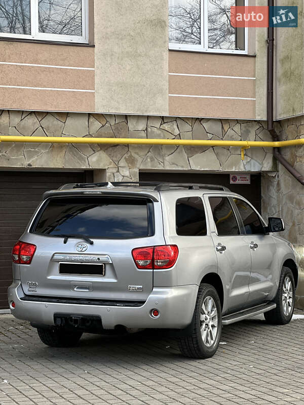 Позашляховик / Кросовер Toyota Sequoia 2009 в Надвірній