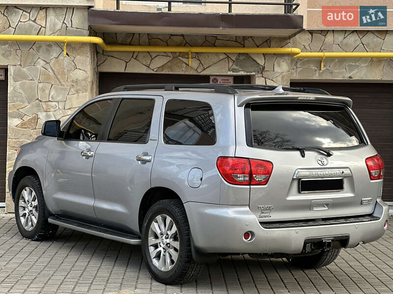 Позашляховик / Кросовер Toyota Sequoia 2009 в Надвірній