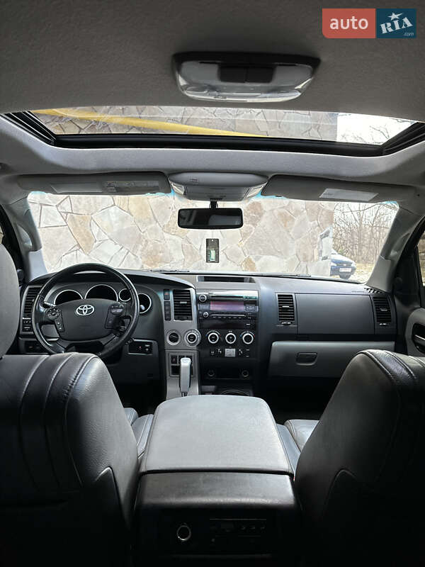 Позашляховик / Кросовер Toyota Sequoia 2009 в Надвірній