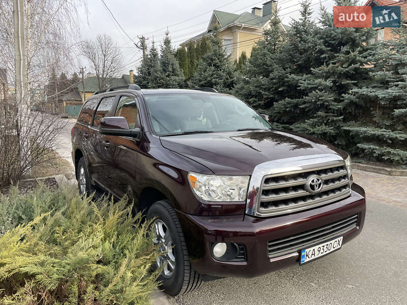 Внедорожник / Кроссовер Toyota Sequoia 2012 в Киеве