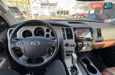Внедорожник / Кроссовер Toyota Sequoia 2008 в 