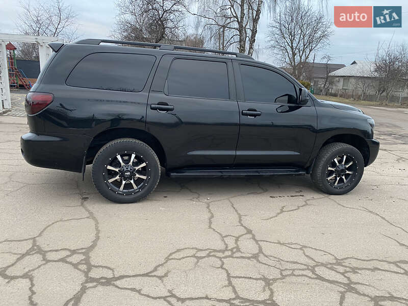 Внедорожник / Кроссовер Toyota Sequoia 2012 в Киеве