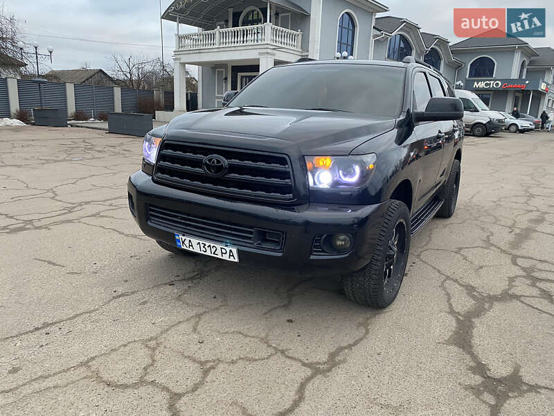 Внедорожник / Кроссовер Toyota Sequoia 2012 в Киеве