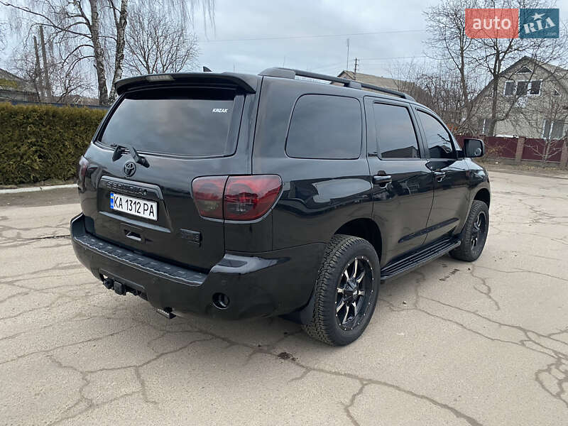 Внедорожник / Кроссовер Toyota Sequoia 2012 в Киеве