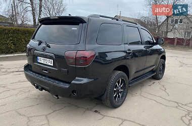 Позашляховик / Кросовер Toyota Sequoia 2012 в Києві