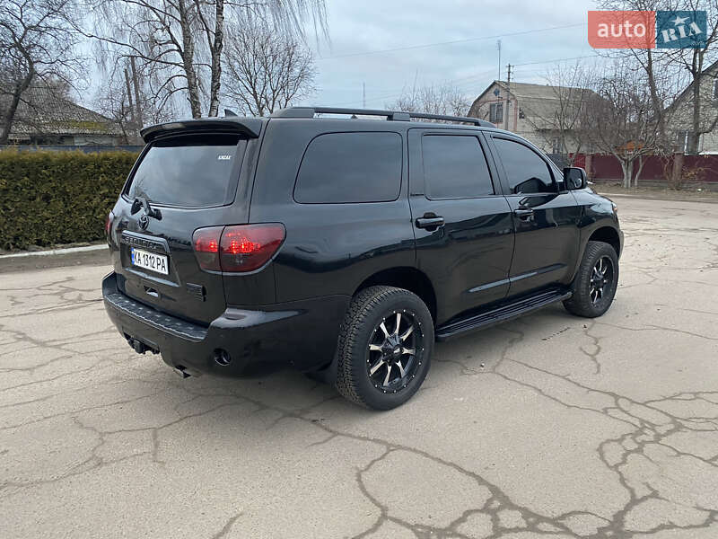 Внедорожник / Кроссовер Toyota Sequoia 2012 в Киеве
