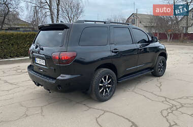 Позашляховик / Кросовер Toyota Sequoia 2012 в Києві