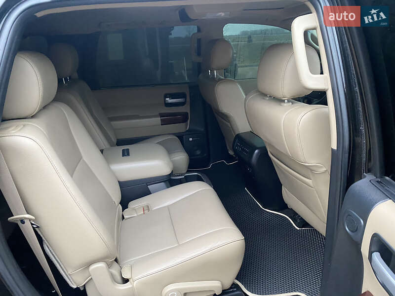 Внедорожник / Кроссовер Toyota Sequoia 2012 в Киеве