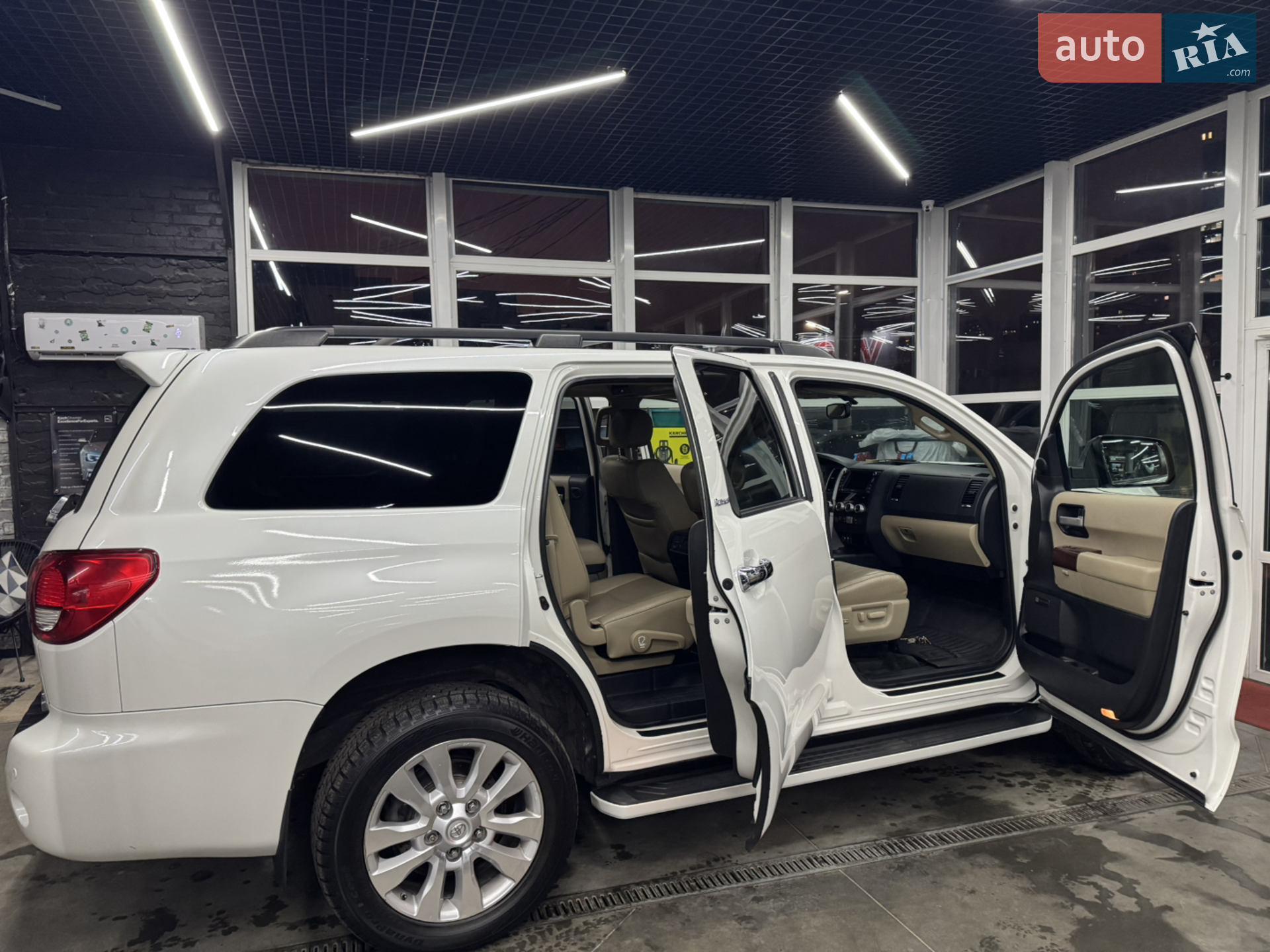 2013 Toyota Sequoia - мініатюра 11
