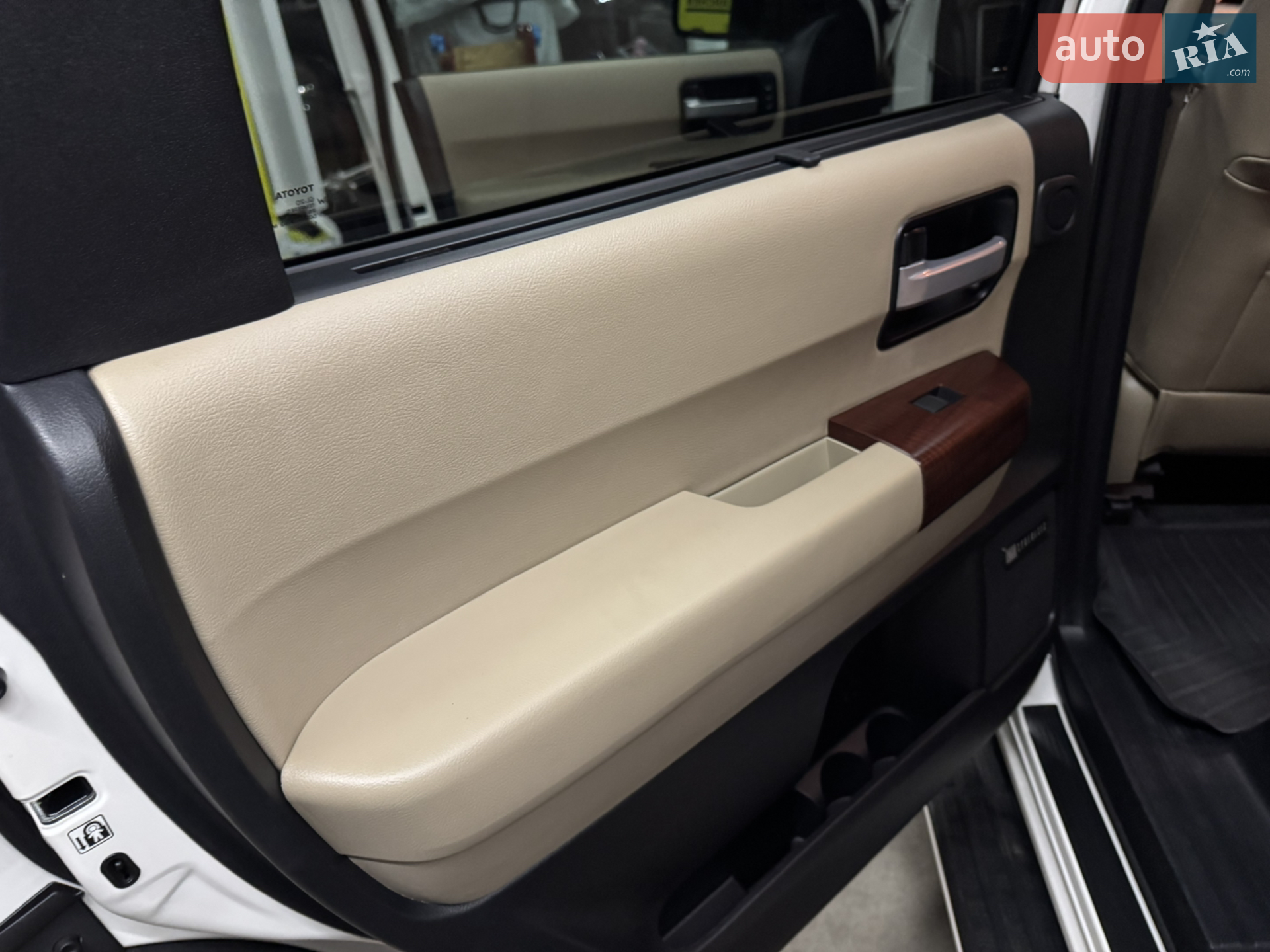 2013 Toyota Sequoia - мініатюра 49