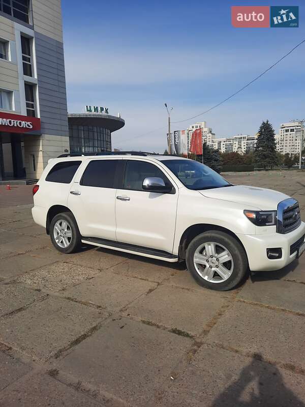 Позашляховик / Кросовер Toyota Sequoia 2010 в Харкові