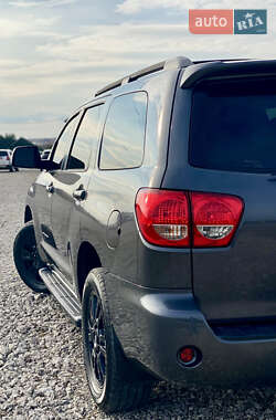 Внедорожник / Кроссовер Toyota Sequoia 2019 в 