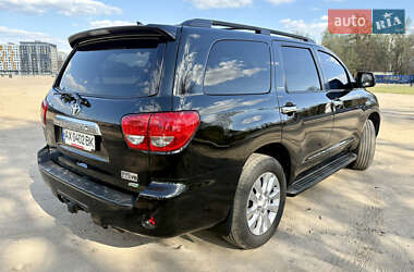 Внедорожник / Кроссовер Toyota Sequoia 2011 в 