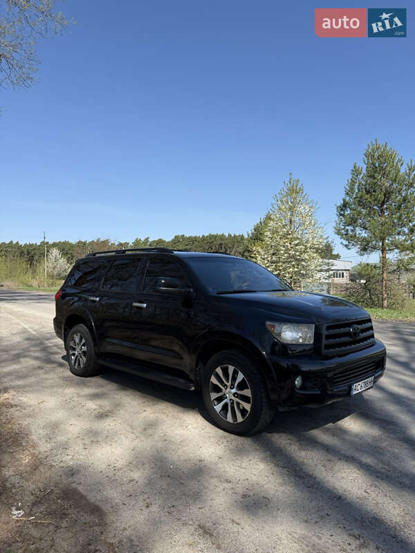 Внедорожник / Кроссовер Toyota Sequoia 2008 в Луцке