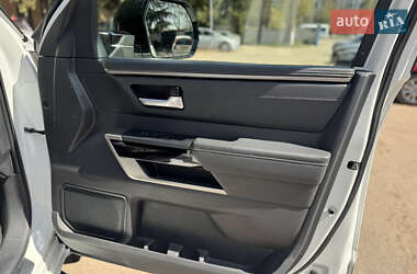 Позашляховик / Кросовер Toyota Sequoia 2023 в 
