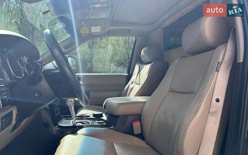 Внедорожник / Кроссовер Toyota Sequoia 2008 в Черновцах