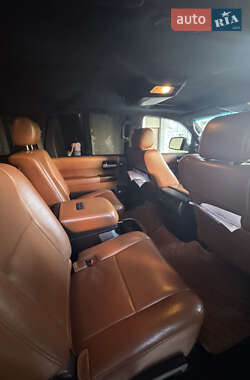 Позашляховик / Кросовер Toyota Sequoia 2015 в 